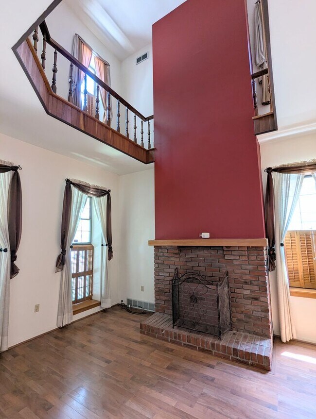 Building Photo - Unique 3 Bedroom, 2.5 Bathroom Single Family Home (Shadyside)