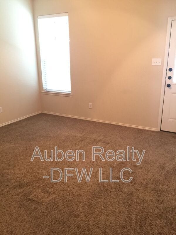 Building Photo - 2310 Wood River Pkwy