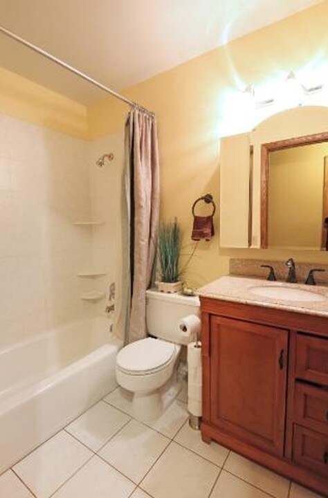 Main level full bath - 5813 Tracy Avenue
