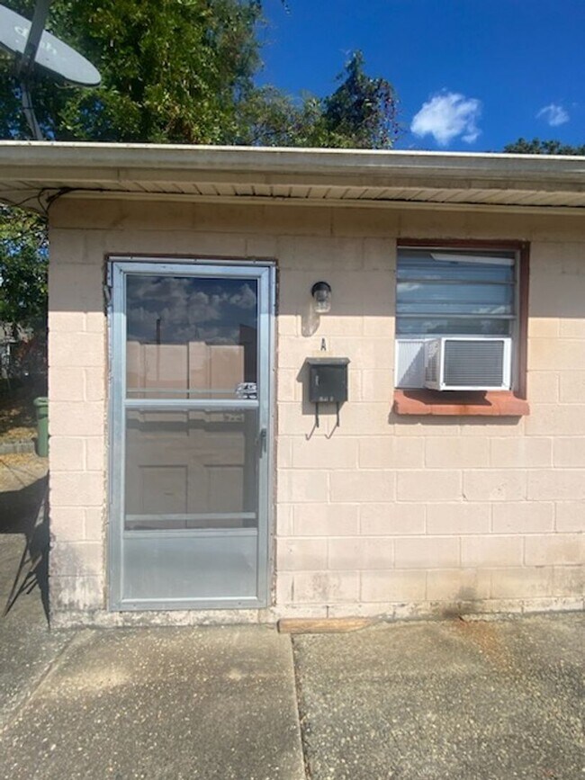 Building Photo - 4010 Beallwood Ave