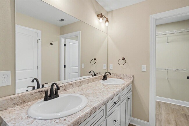 Building Photo - 28 Sudai St