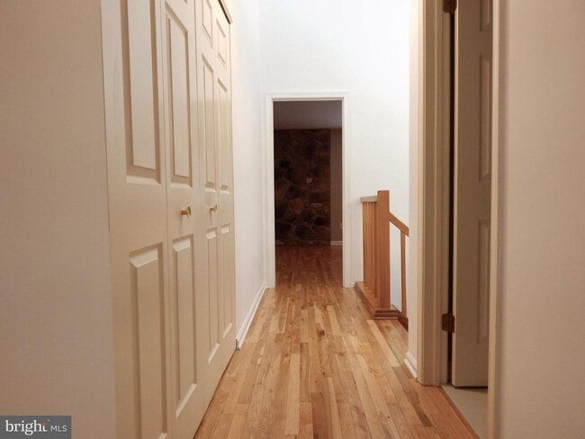 Building Photo - 101 Sarahs Ln