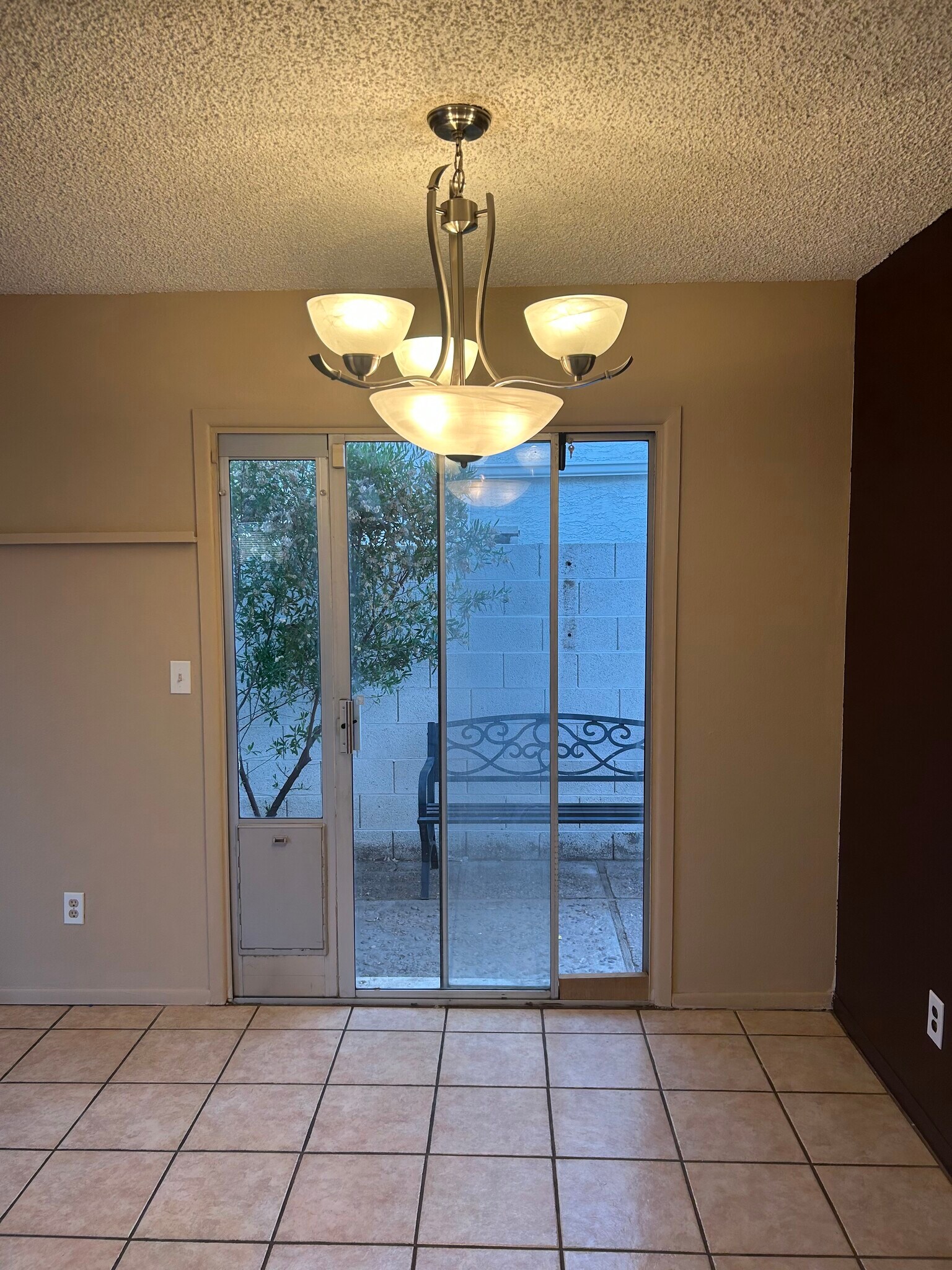Building Photo - 726 E Villa Rita Dr
