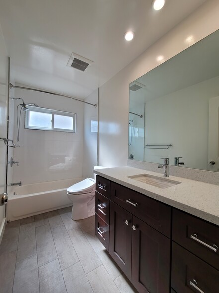 Building Photo - 35688 Ballantine Pl