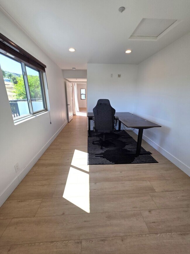 Building Photo - Gorgeous Santee Home, no expense spared!