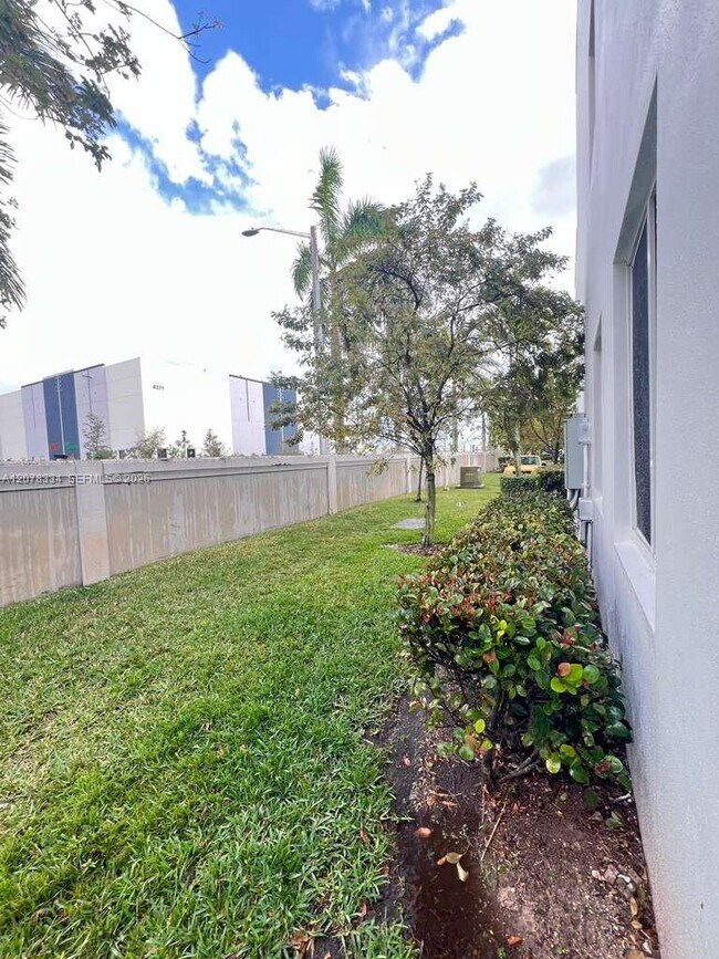 Building Photo - 10229 NW 64th Terrace