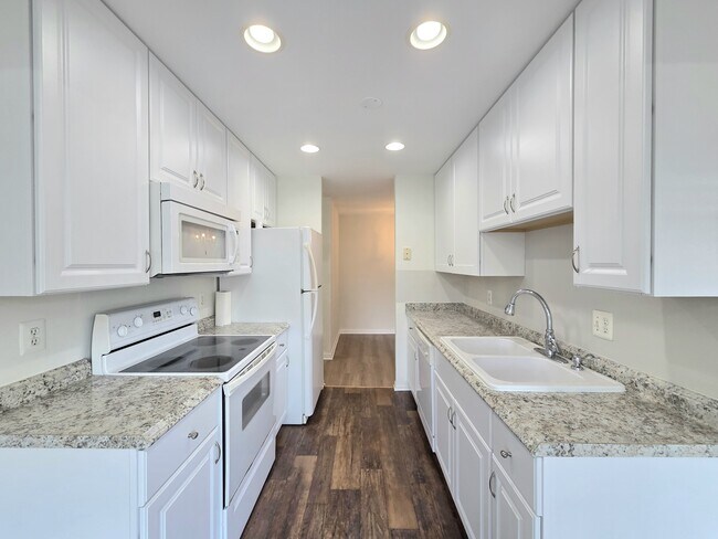 Building Photo - 9569 Coggs Bill Dr