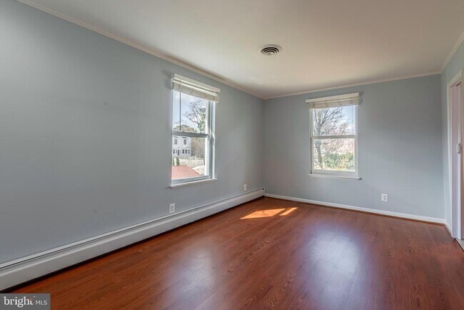 Building Photo - 871 Highland Ave