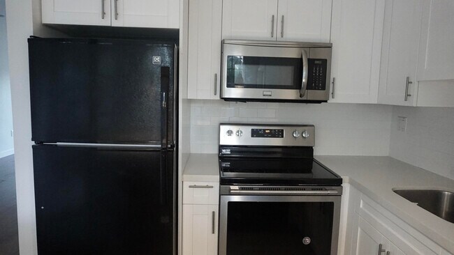 Building Photo - 5830 SW 47th St