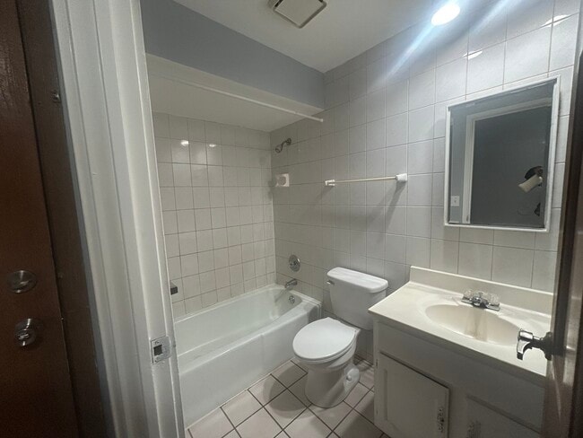 Building Photo - 169 S Gregory St