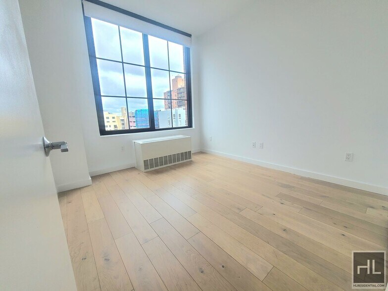 Building Photo - NORTHERN BOULEVARD