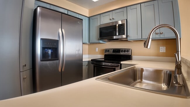 Building Photo - 655 Columbia St