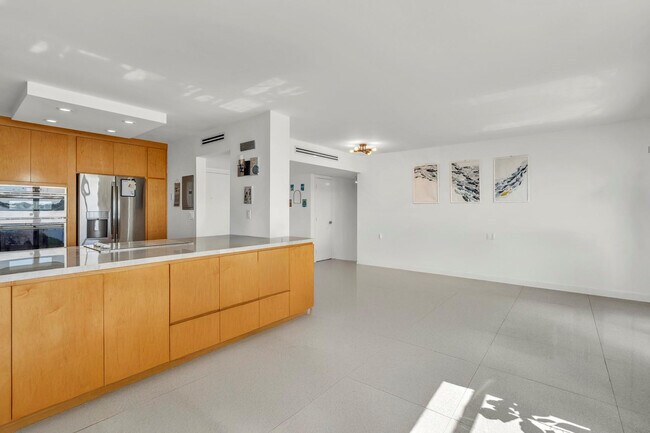 Building Photo - 11930 N Bayshore Dr