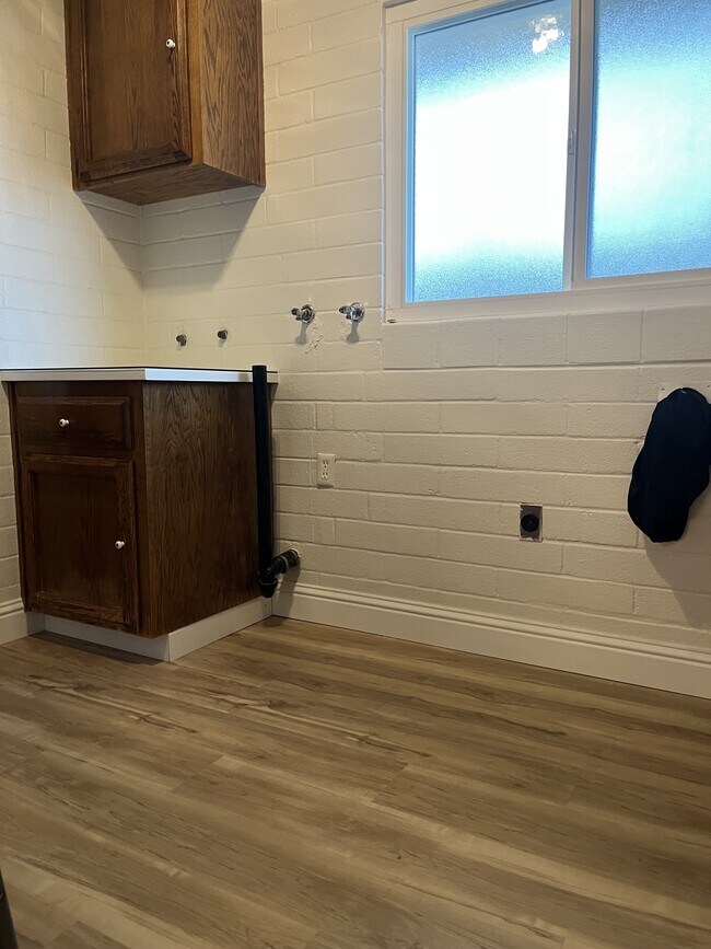 Building Photo - 608 Bird St