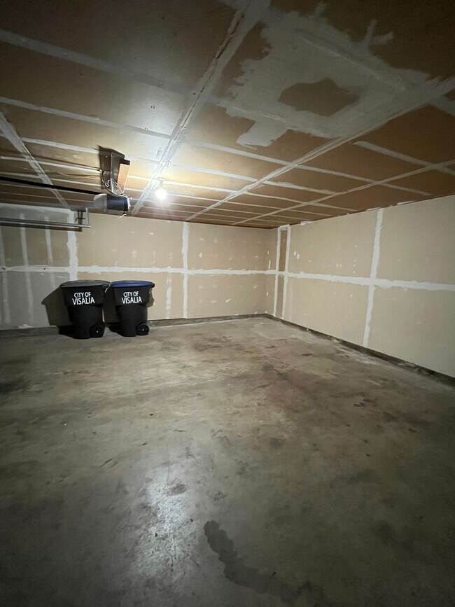 Building Photo - 3 Bedroom Home Coming Soon!