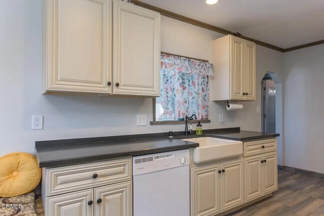 Building Photo - 309 S Dunning St