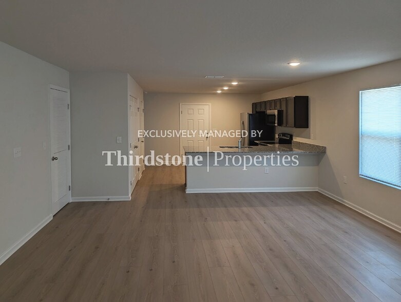 Building Photo - 5407 Potomac Ave