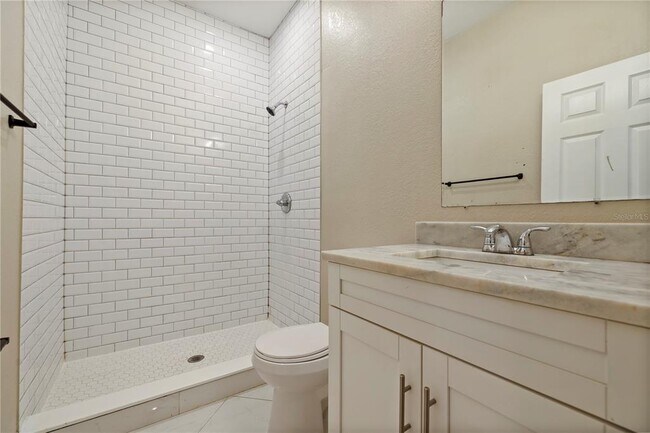Building Photo - 2708 N Mitchell Ave
