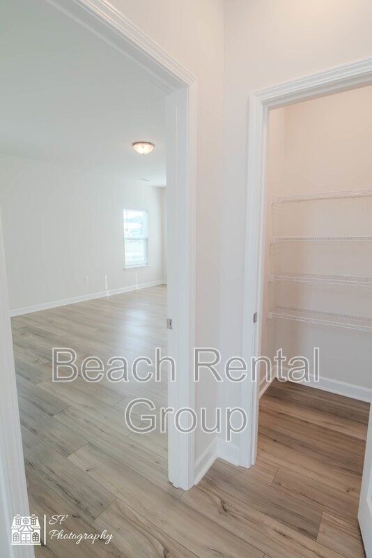Building Photo - 1860 Villena Dr