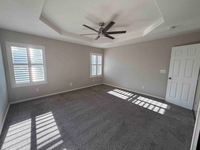 Building Photo - Great 4 Bedroom with Pool
