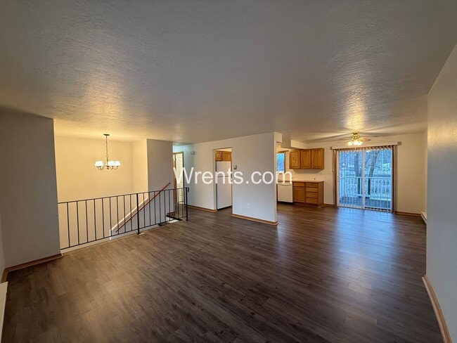 Building Photo - 11923-11925 Railroad Circle