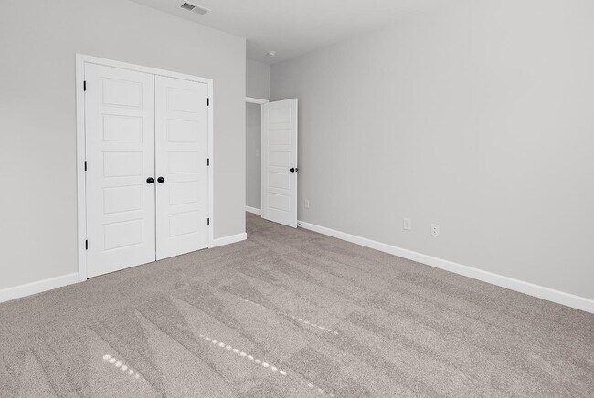 Building Photo - 408 Ireland Way