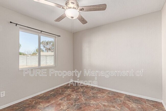 Building Photo - 13849 N 48th Ave
