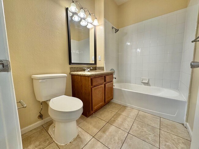 Building Photo - ABSOLUTELY STUNNING 2 BEDROOM, 2 BATHROOM CONDO LOCATED IN THE GATED COMMUNITY OF PACIFIC CREST I...
