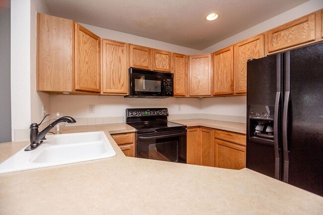 Building Photo - 4040 Plum Creek Dr