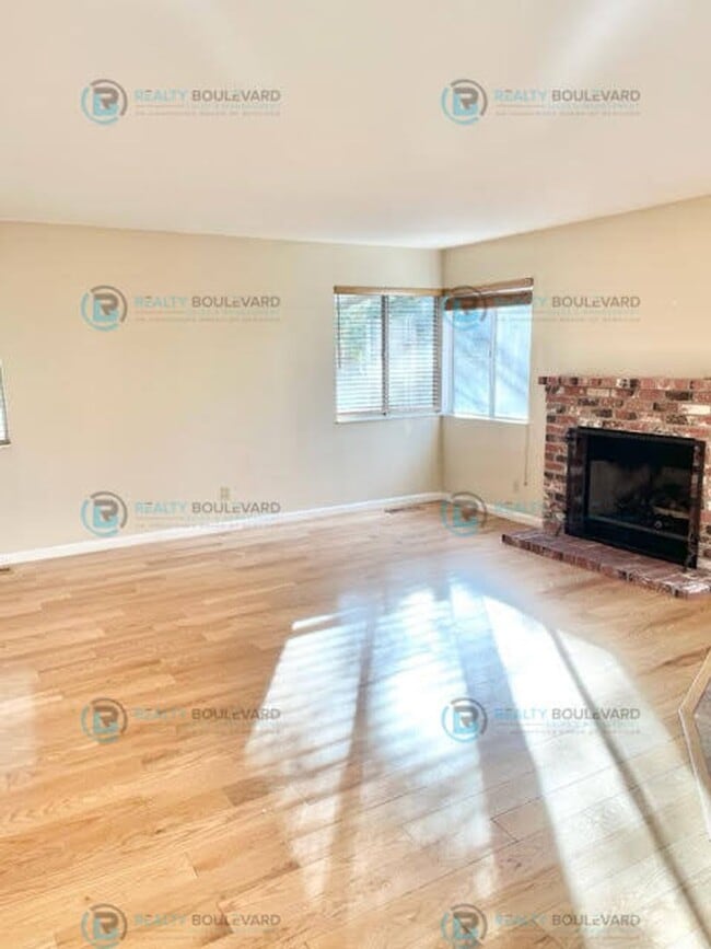 Building Photo - Well-Appointed 4BR Home with Open Floorplan & Expansive Yard