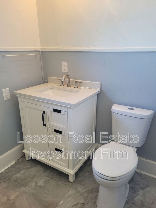 Building Photo - 310 Kings Hwy