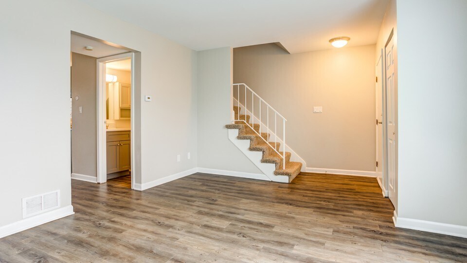 The View Apartments St Charles 10001100 Geneva Rd Saint Charles IL 60174 Apartment Finder