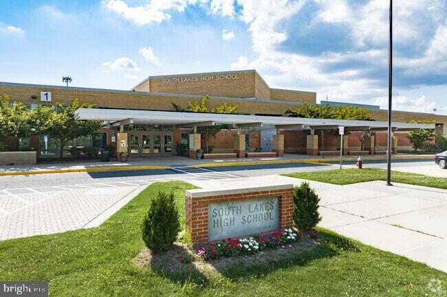 Building Photo - 1501 Chatham Colony Ct