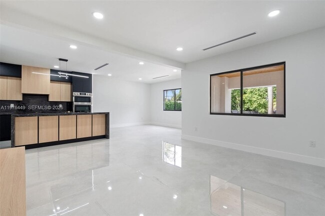 Building Photo - 4800 SW 61st Ave