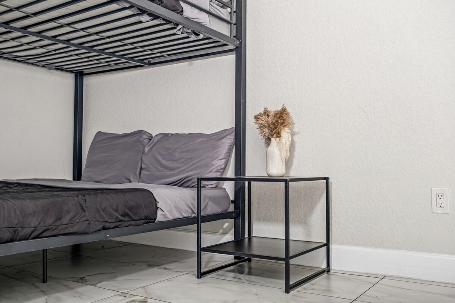 Building Photo - 219 Utah St