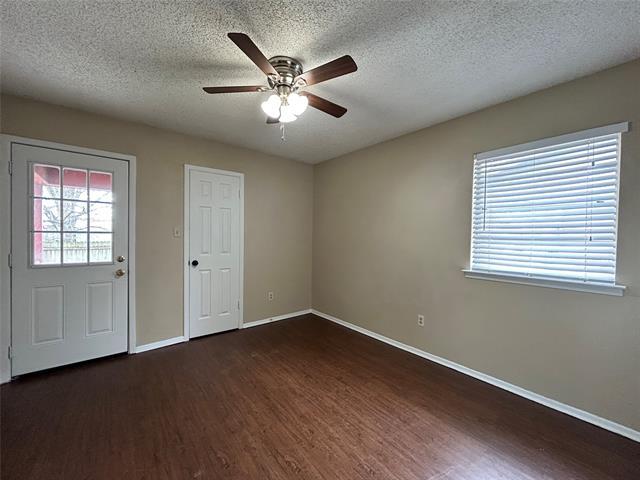 Building Photo - 2212 Viewtop Ln