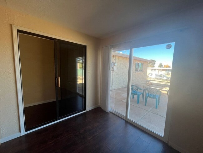 Building Photo - Updated 3 bedroom single-family home