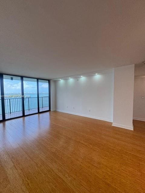 Building Photo - 801 N Venetian Dr