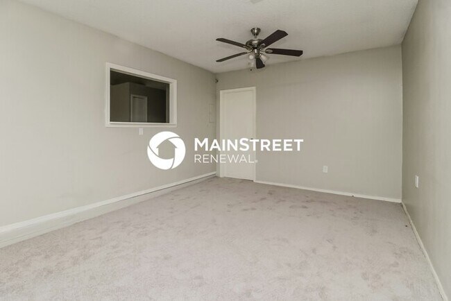 Building Photo - 3 Bedroom Pet-Friendly Home in Sanford, FL with Main Street Renewal