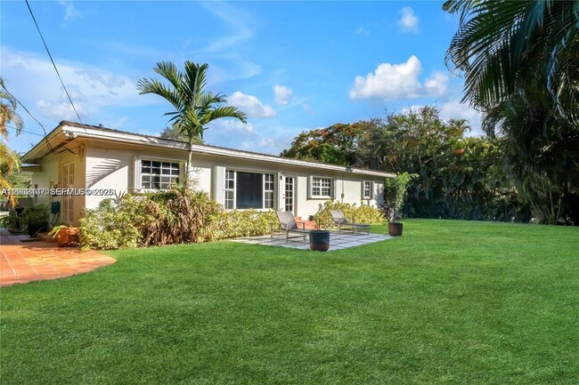 Building Photo - 4930 Riviera Dr