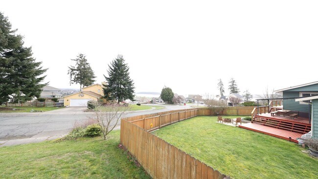 Building Photo - 3 Bed 2.5 Bath - View - Culdesac - Dog per Approval - NAS Whidbey