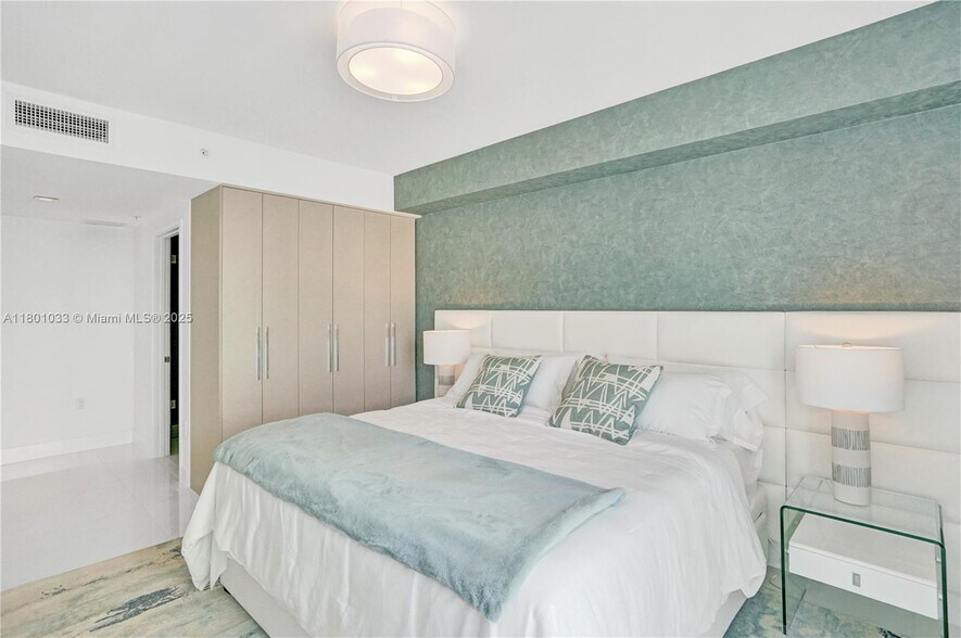 Building Photo - 330 Sunny Isles Blvd