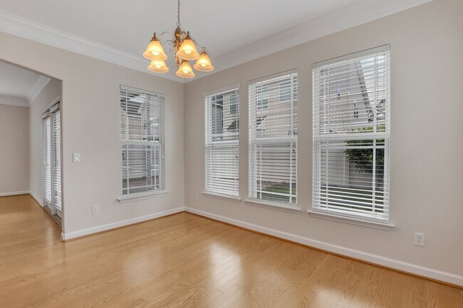 Building Photo - 175 Summer Hill Ct