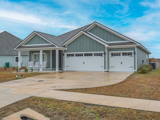 Building Photo - 15 Arden Rd