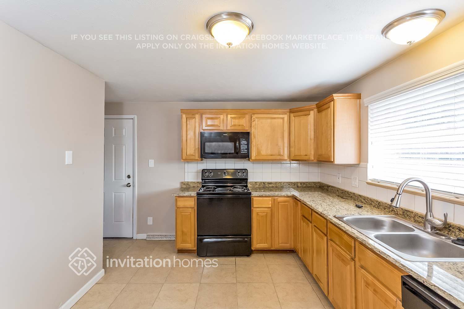 Building Photo - 12043 E Arizona Dr