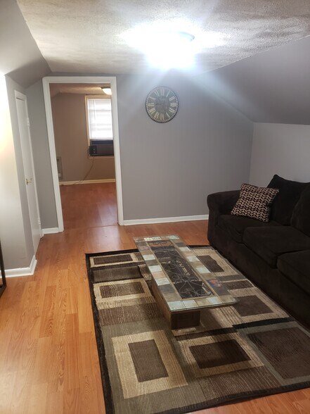 Living room - 1107 Acklen Ave