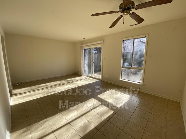 Building Photo - 53 Maple Dr