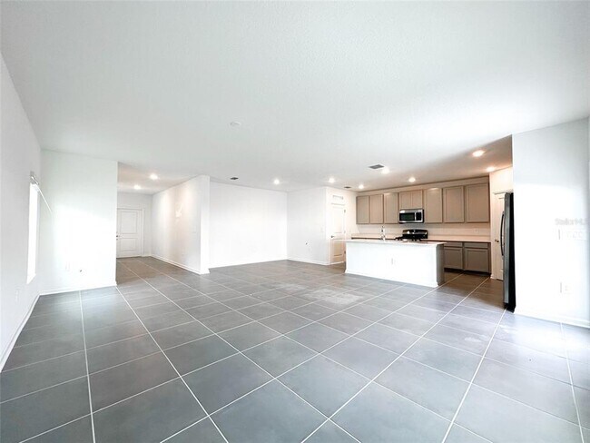 Building Photo - 26159 Feathergrass Cir