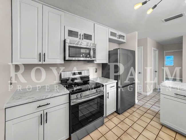 Building Photo - 3 Bed | 2 Bath Home on SE 46th Terrace – Space to Live, Room to Breathe Limited-time offer: $300 ...