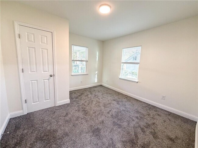 Building Photo - 1051 Lubel Ave